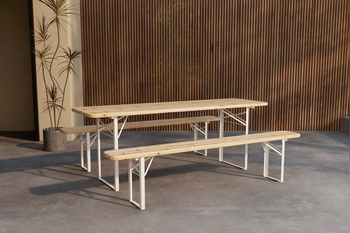 Utemøbler benk og bord i tre